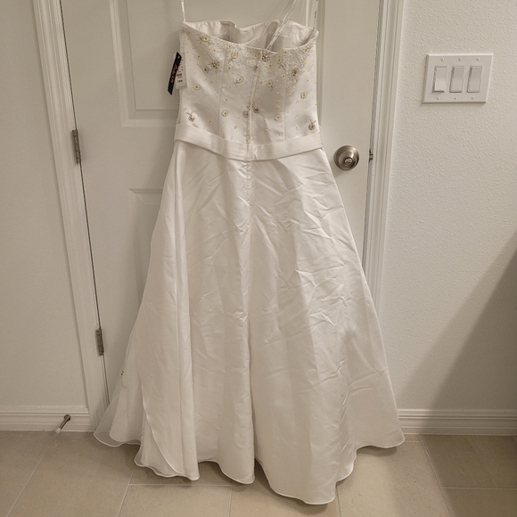 NWT! Pinky & Me Sleeveless A Line Princess Wedding Dress Dainty Sequins Beads - Picture 3 of 9